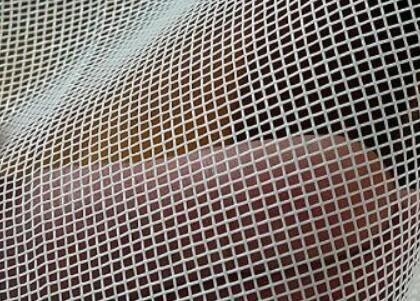 Màn hình côn trùng lưới sợi thủy tinh chống ăn mòn Lưới 18 × 16 cho cửa sổ
